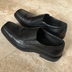 Men’s size 10 dress shoe. Slip on. New never used. No box